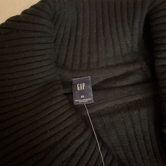 Gap off the shoulder Sweater NWT - Picture 2 of 3